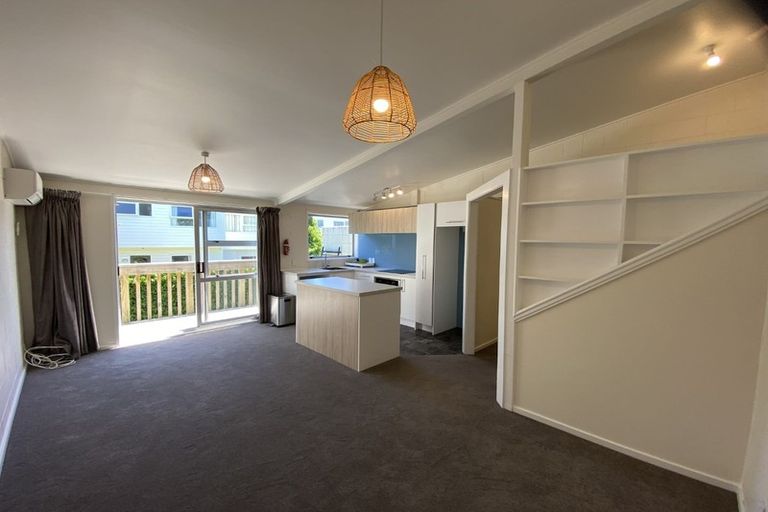 Photo of property in 4/23 Collins Avenue, Tawa, Wellington, 5028