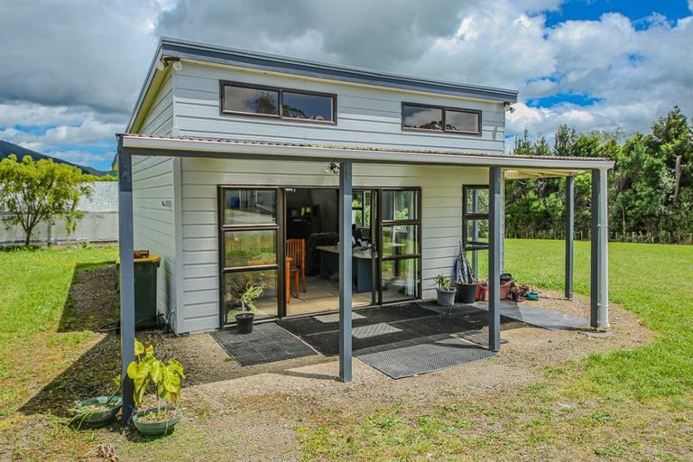 Photo of property in 119 Engles Road, Shannon, 4821