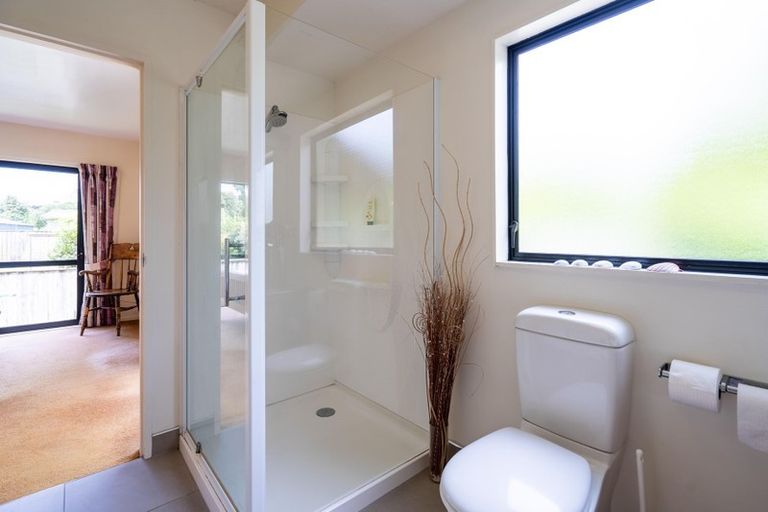 Photo of property in 110 Renown Road, Raumati South, Paraparaumu, 5032