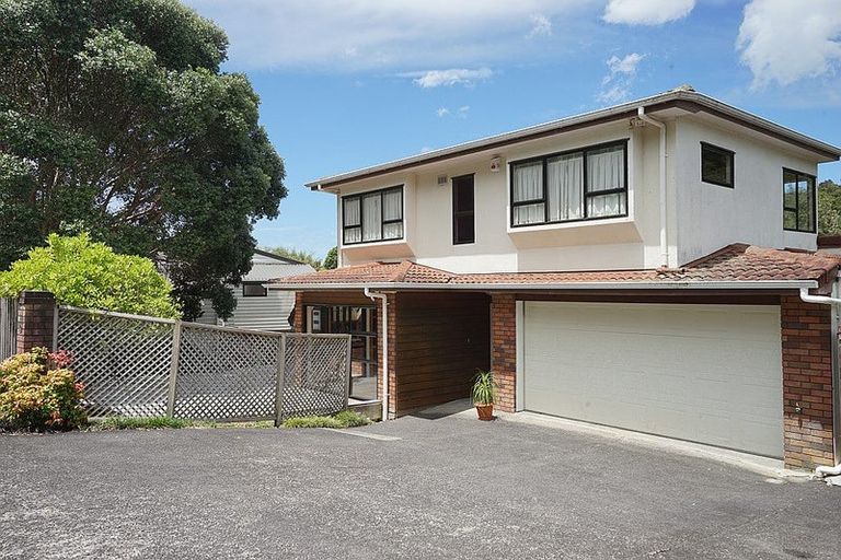 Photo of property in 17 Homewood Place, Chatswood, Auckland, 0626