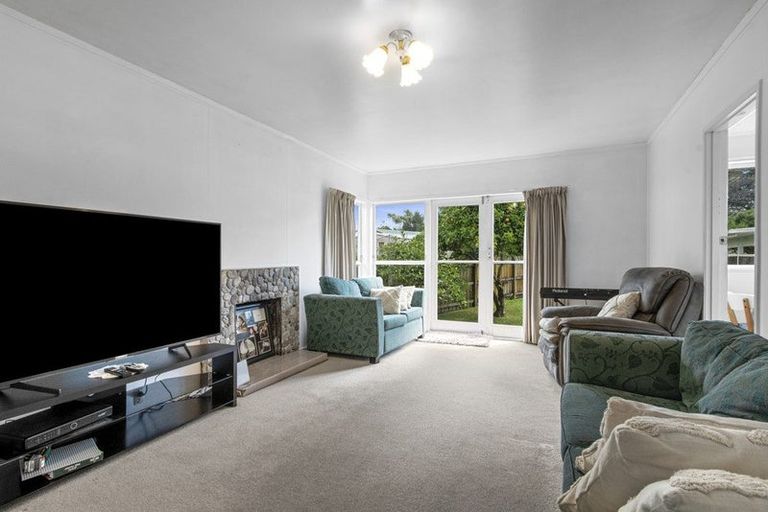 Photo of property in 66 Universal Drive, Henderson, Auckland, 0610