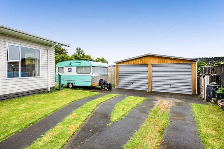 Photo of property in 13 Gibson Place, Patea, 4520
