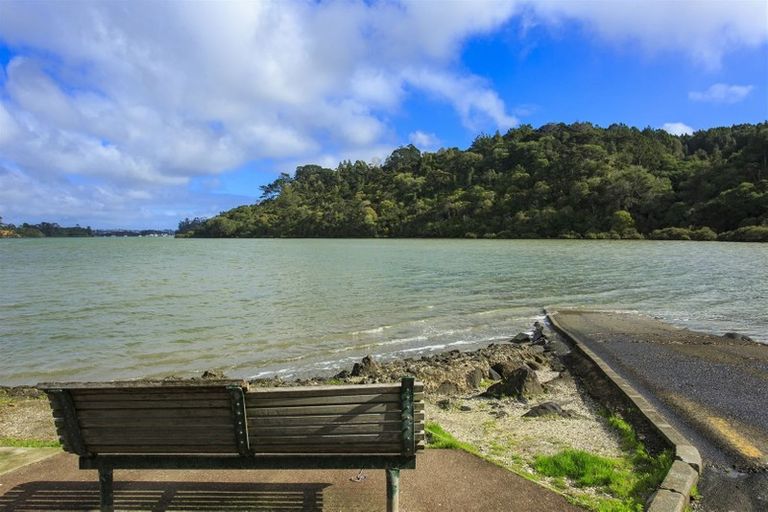 Photo of property in 225 Manuka Road, Bayview, Auckland, 0629