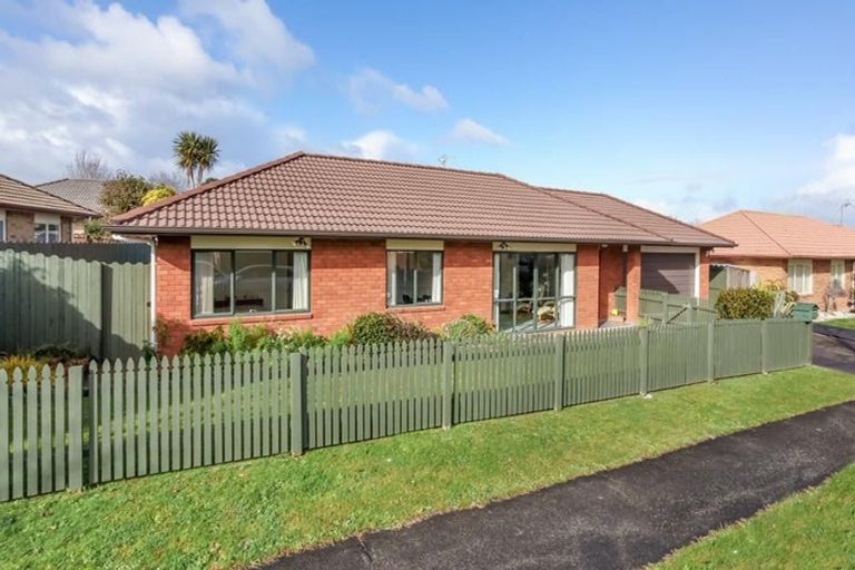Photo of property in 4 Emmerdale Avenue, Papakura, 2110