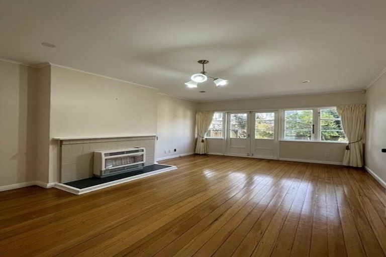 Photo of property in 6 Hobbs Grove, Epuni, Lower Hutt, 5011