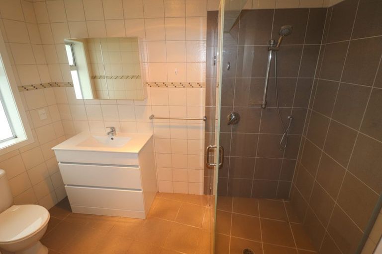 Photo of property in 81 Sturges Road, Henderson, Auckland, 0612