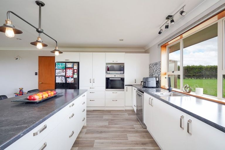 Photo of property in 381 Bay Road, West Plains, Invercargill, 9879