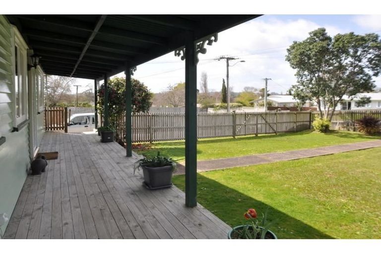 Photo of property in 1/16 Lancaster Road, Beach Haven, Auckland, 0626