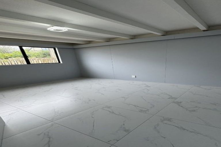 Photo of property in 37b Wade River Road, Stanmore Bay, Whangaparaoa, 0932