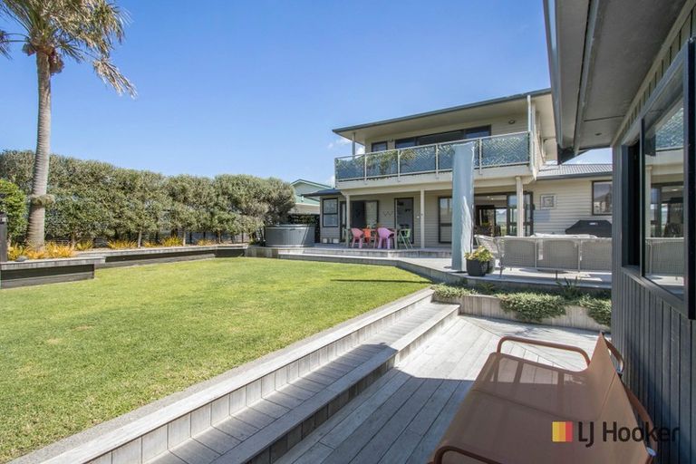 Photo of property in 55 Seaforth Road, Waihi Beach, 3611