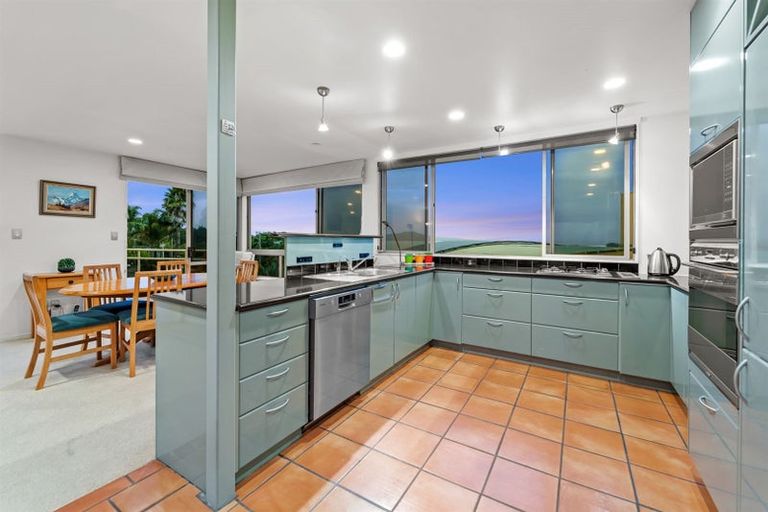 Photo of property in 2/8 Beach Road, Castor Bay, Auckland, 0620