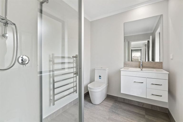 Photo of property in 47 Couldrey Crescent, Red Beach, 0932