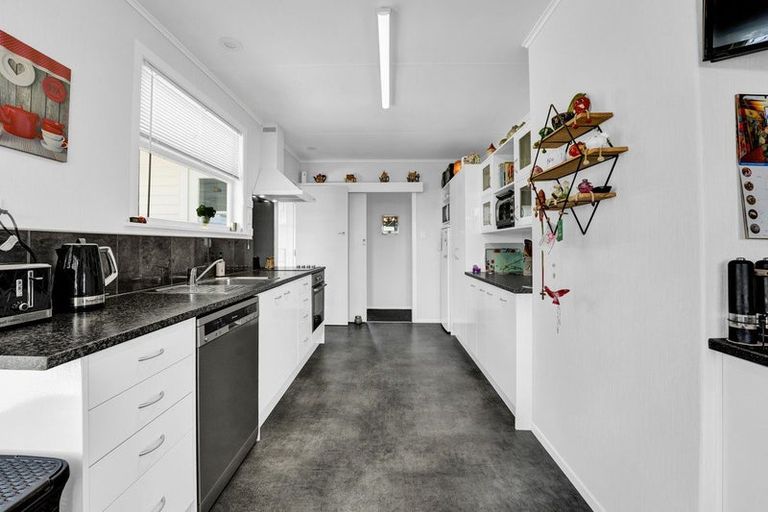 Photo of property in 234 Egmont Street, Patea, 4520