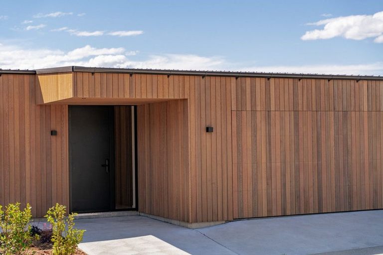 Photo of property in 46 Stackbrae Avenue, Wanaka, 9305