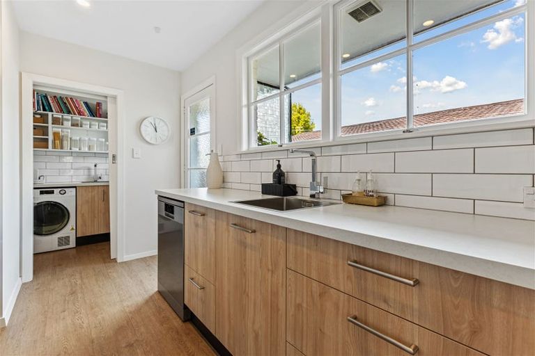 Photo of property in 2/385 Withells Road, Avonhead, Christchurch, 8042