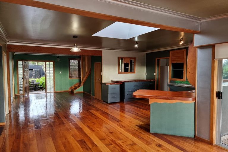 Photo of property in 10 Mona Avenue, Mangere Bridge, Auckland, 2022