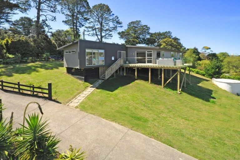 Photo of property in 5a Hobbs Road, Matakatia, Whangaparaoa, 0930