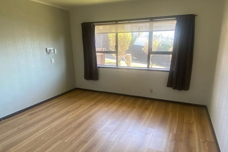 Photo of property in 2/108 Arran Road, Browns Bay, Auckland, 0630