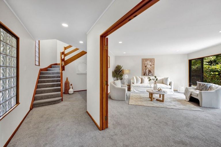 Photo of property in 6 Bushview Place, Upper Vogeltown, New Plymouth, 4310