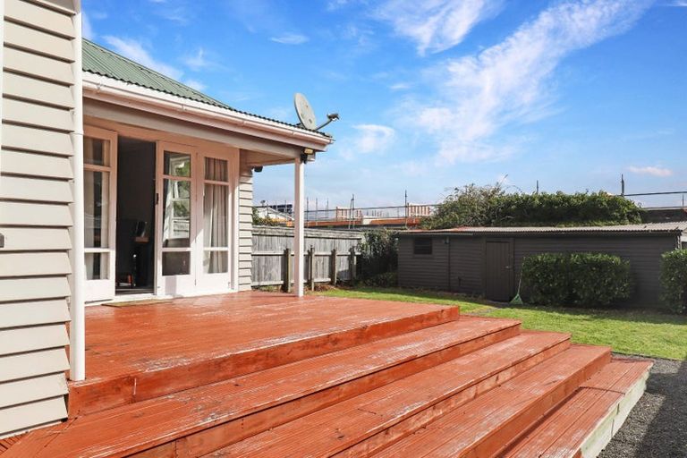 Photo of property in 15 Exchange Street, Ebdentown, Upper Hutt, 5018