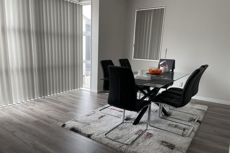 Photo of property in 19 Nephrite Lane, Henderson, Auckland, 0610