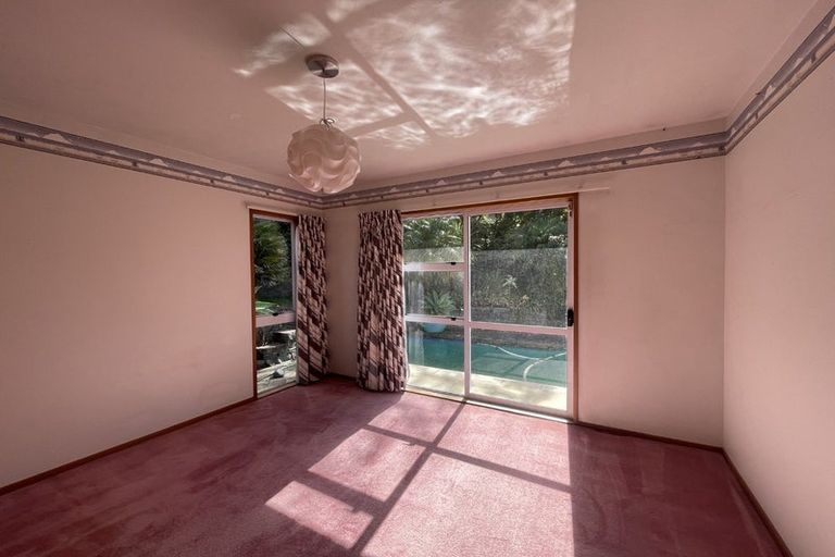 Photo of property in 19 Calypso Place, Rothesay Bay, Auckland, 0630