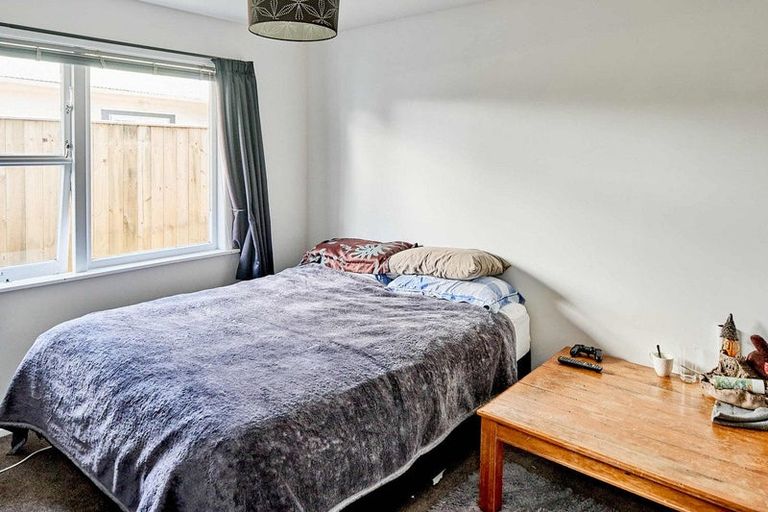 Photo of property in 76 Grays Road, Camborne, Porirua, 5026