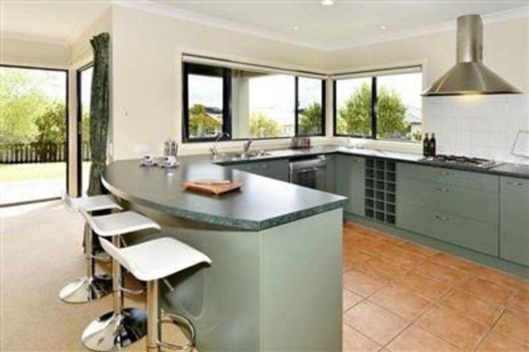 Photo of property in 23 Black Teal Close, Unsworth Heights, Auckland, 0632