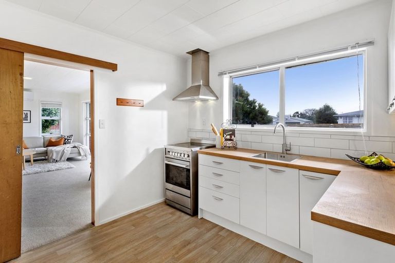 Photo of property in 2 Border Road, Henderson, Auckland, 0612