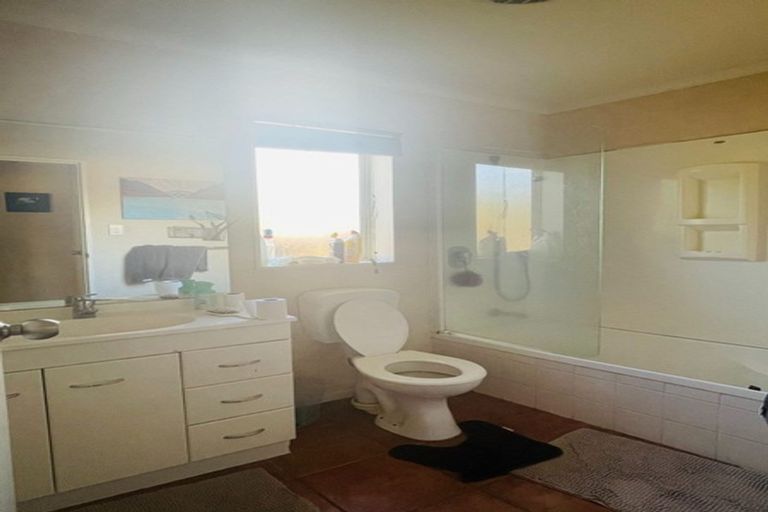 Photo of property in 62 Sandwick Drive, Weymouth, Auckland, 2103