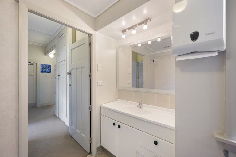 Photo of property in 143 Queen Street, Pukekohe, 2120