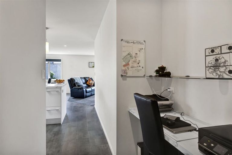 Photo of property in 4 Waitaha Place, Bell Block, New Plymouth, 4312