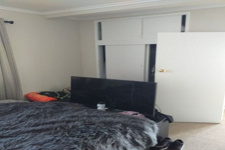 Photo of property in 1/27 Neptune Avenue, Beach Haven, Auckland, 0626