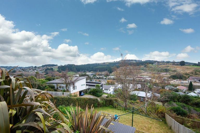 Photo of property in 30 Scotland Terrace, Green Island, Dunedin, 9018