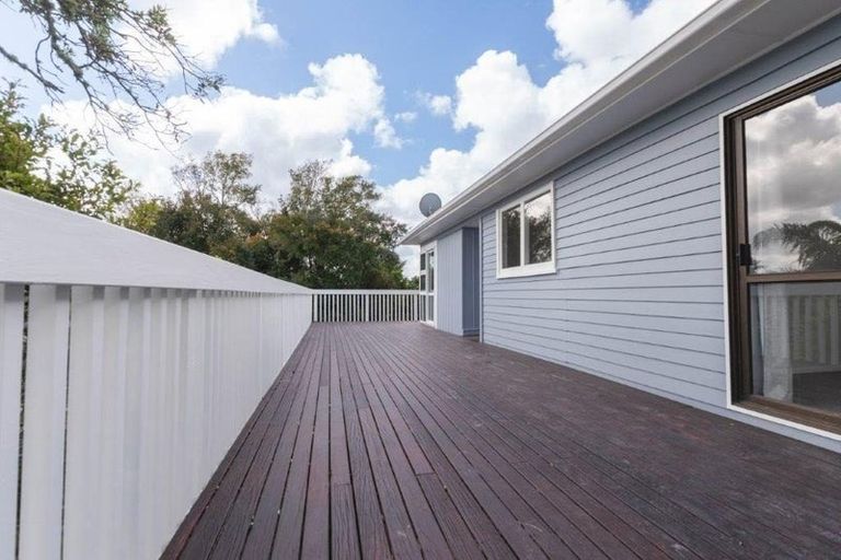 Photo of property in 6 Gilpin Place, Beach Haven, Auckland, 0626