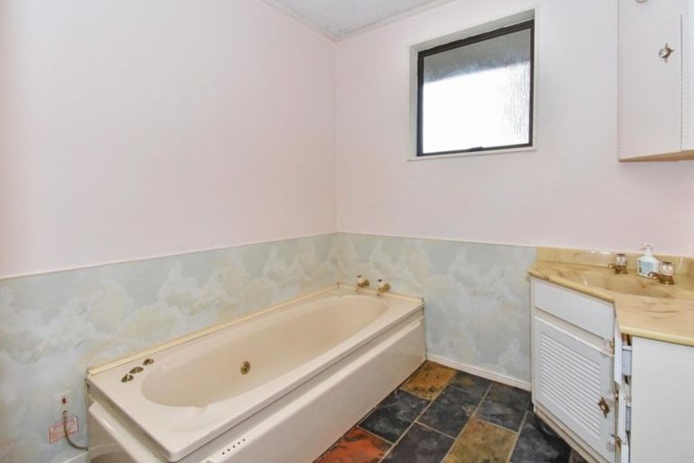 Photo of property in 2 James Walter Place, Mount Wellington, Auckland, 1060