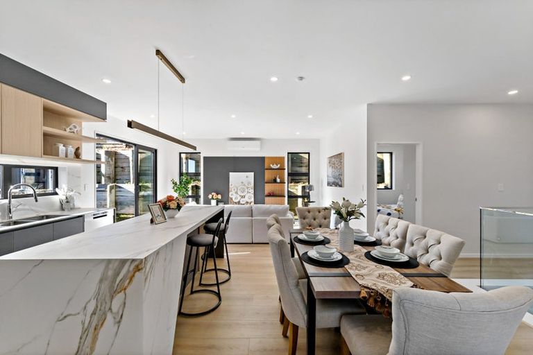 Photo of property in 20 Mara Way, Sunnyvale, Auckland, 0612