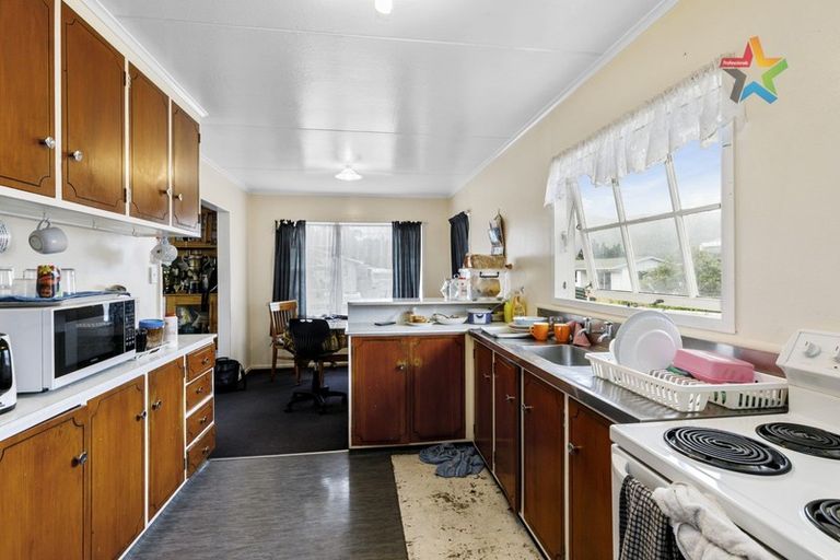 Photo of property in 33 Stockdale Street, Wainuiomata, Lower Hutt, 5014