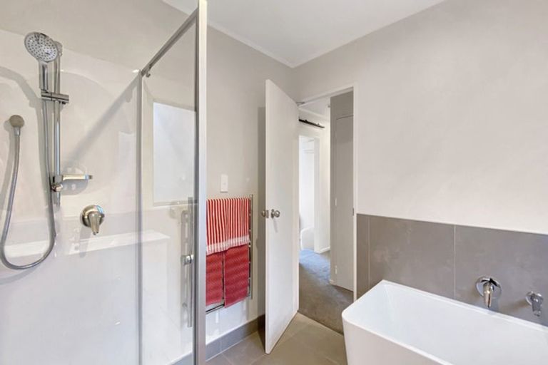 Photo of property in 23 Ian Sage Avenue, Torbay, Auckland, 0630