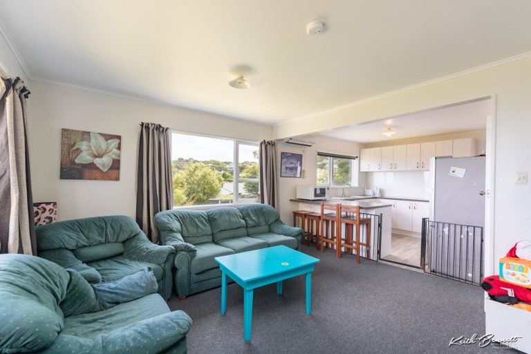 Photo of property in 39 Oakleigh Street, Maungaraki, Lower Hutt, 5010
