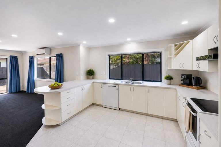 Photo of property in 71 Avenue Road, Greenmeadows, Napier, 4112