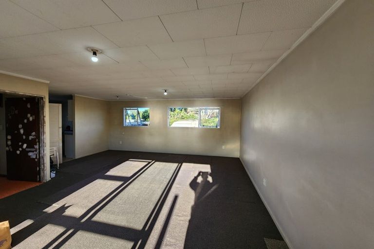 Photo of property in 40 Farquhar Road, Glendene, Auckland, 0602
