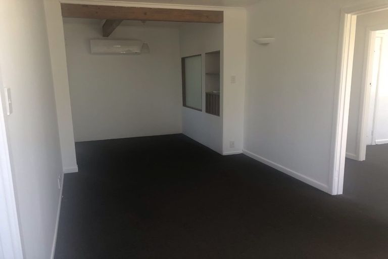 Photo of property in 10 Igloo Place, Red Hill, Papakura, 2110