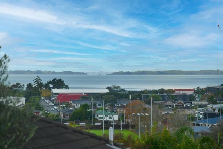 Photo of property in 17 Stapleford Crescent, Browns Bay, Auckland, 0630
