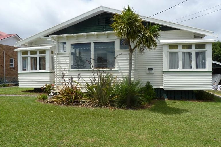 Photo of property in 62 St Michaels Avenue, Point Chevalier, Auckland, 1022