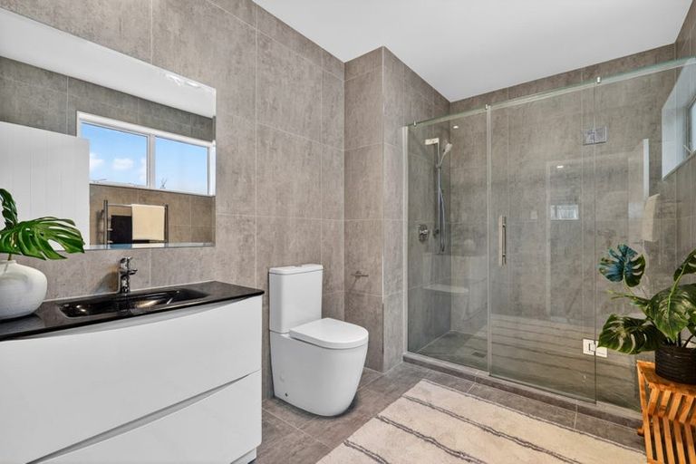 Photo of property in 41 Ascension Crescent, Orewa, 0931