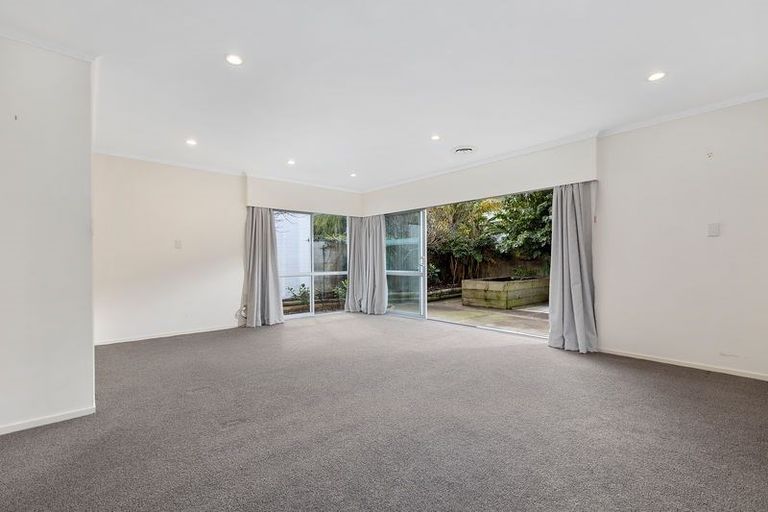 Photo of property in 3/37 Craig Road, Milford, Auckland, 0620