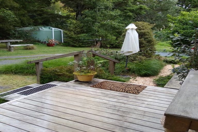 Photo of property in 64 Paparoa Station Road, Paparoa, 0571