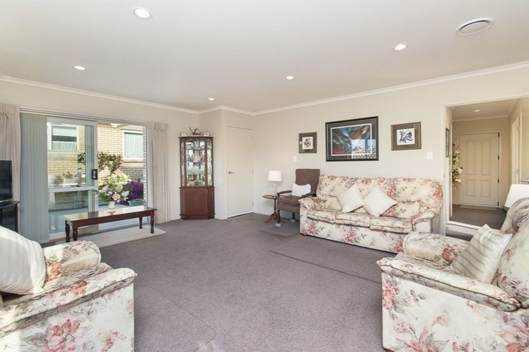 Photo of property in 4/8 Village Place, Tuakau, 2121