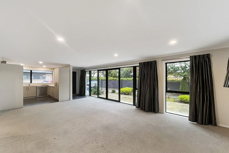 Photo of property in 15 Thomson Street, West End, Palmerston North, 4412